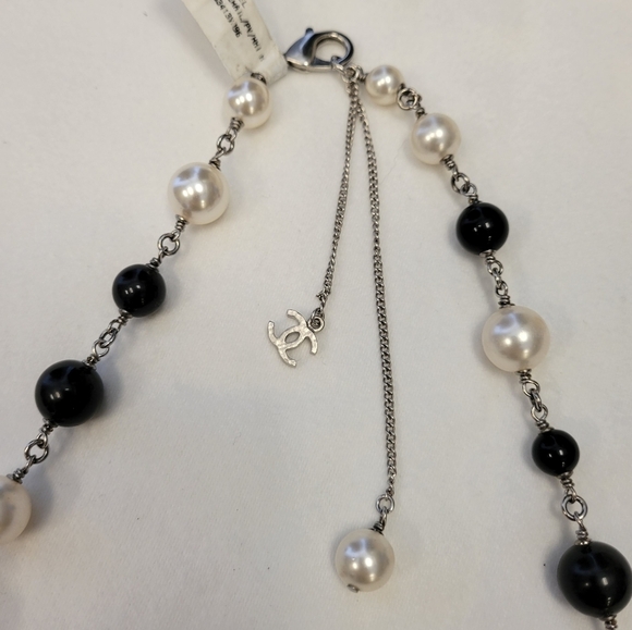 Chanel Pearl And Silver Necklace - Picture 4 of 9